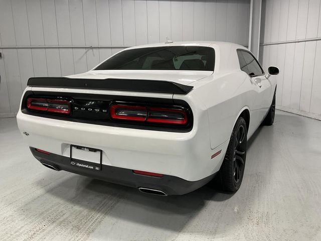 2017 Dodge Challenger SXT Plus