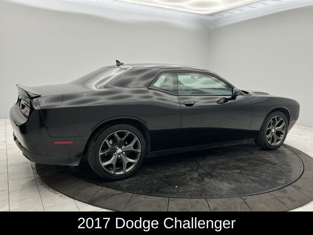 2017 Dodge Challenger SXT Plus