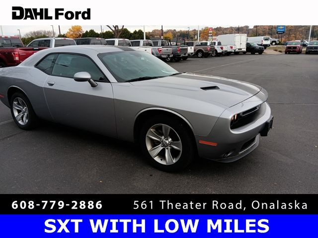 2017 Dodge Challenger SXT