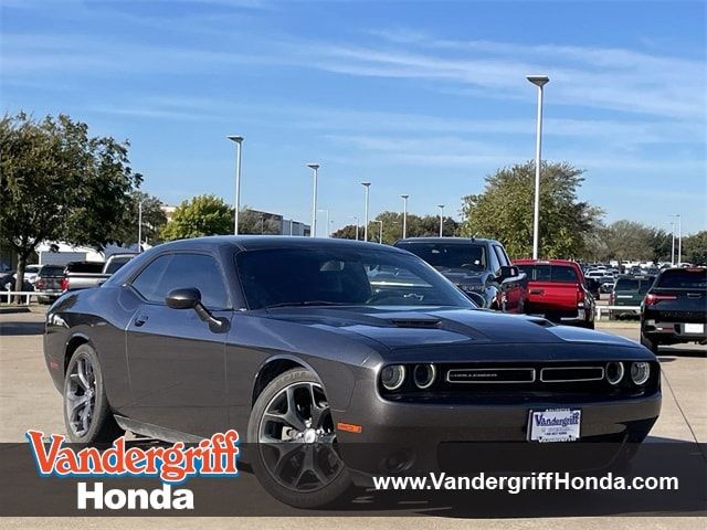 2017 Dodge Challenger SXT Plus