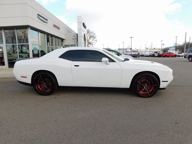 2017 Dodge Challenger SXT Plus