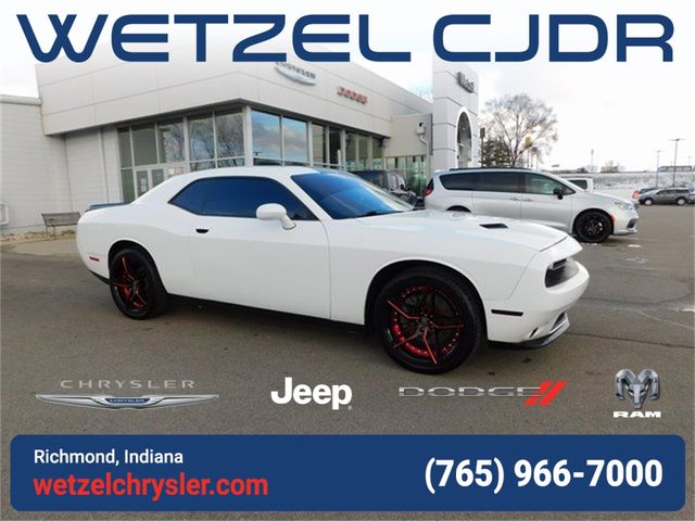 2017 Dodge Challenger SXT Plus