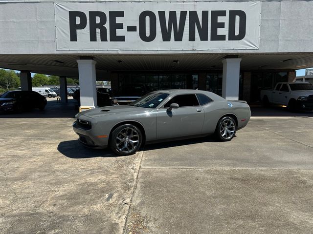 2017 Dodge Challenger SXT Plus