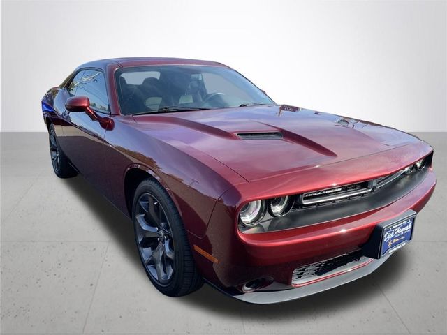 2017 Dodge Challenger SXT Plus