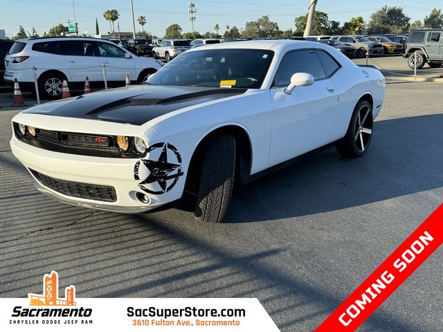 2017 Dodge Challenger SXT Plus