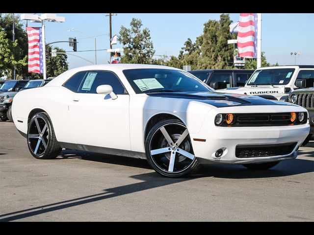 2017 Dodge Challenger SXT Plus