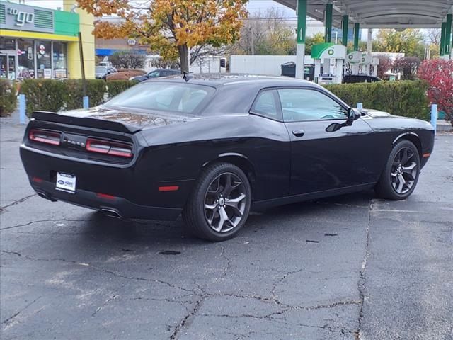 2017 Dodge Challenger SXT Plus