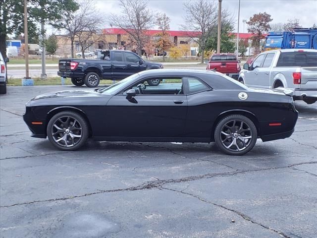 2017 Dodge Challenger SXT Plus