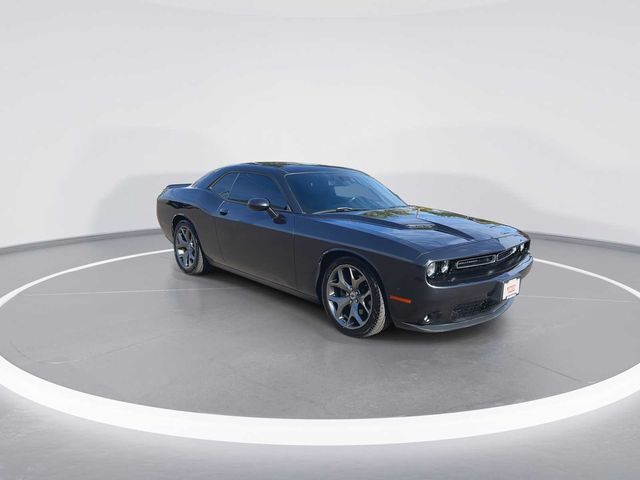 2017 Dodge Challenger SXT Plus