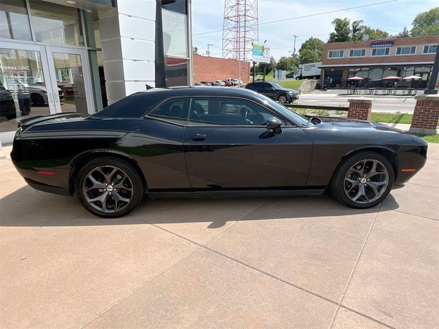 2017 Dodge Challenger SXT Plus