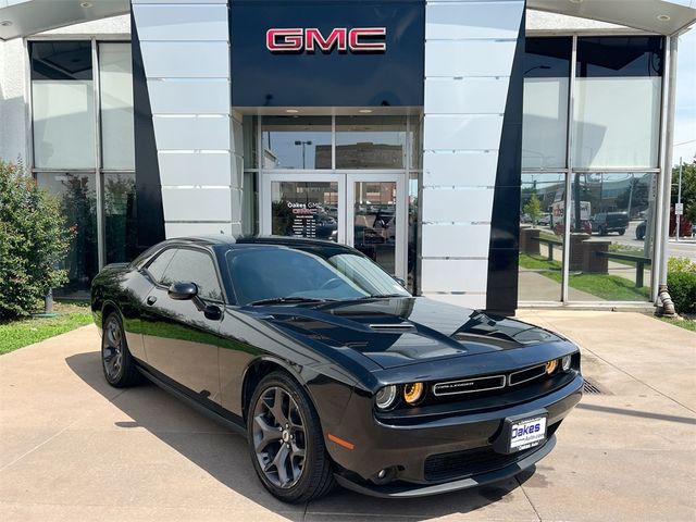 2017 Dodge Challenger SXT Plus