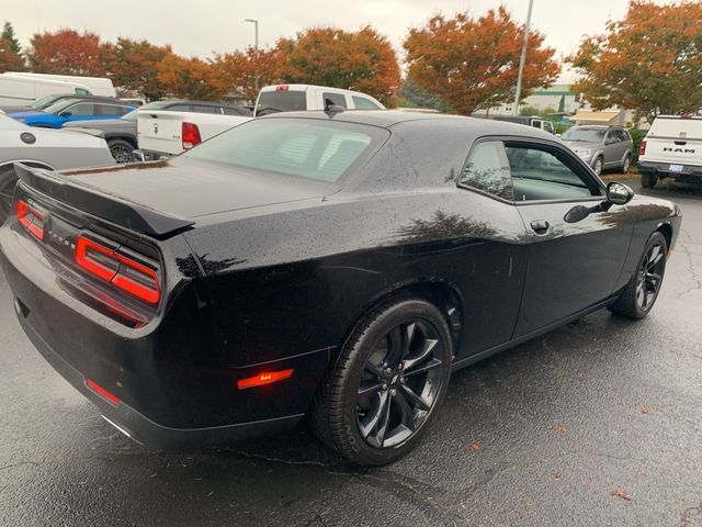 2017 Dodge Challenger SXT Plus