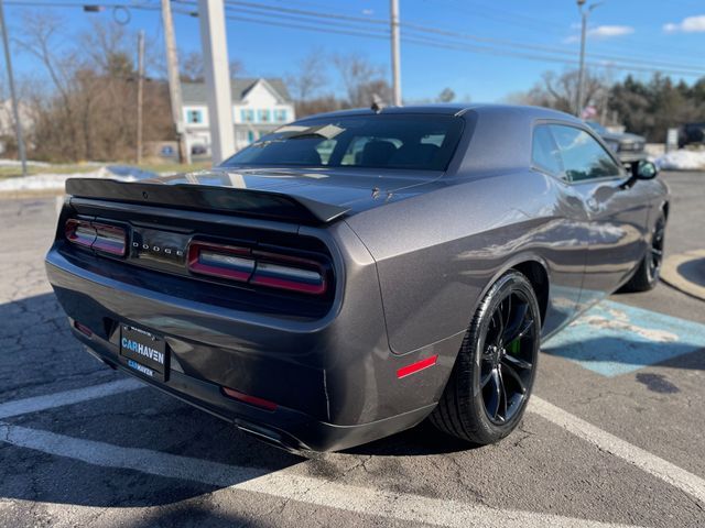 2017 Dodge Challenger SXT Plus