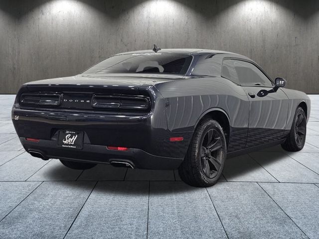 2017 Dodge Challenger SXT