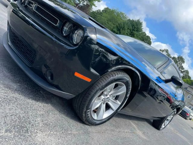 2017 Dodge Challenger SXT