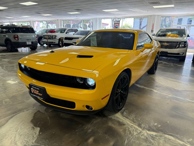 2017 Dodge Challenger SXT Plus