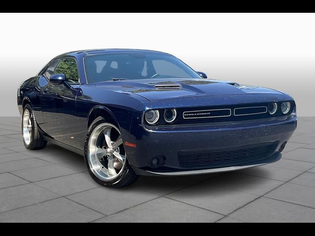 2017 Dodge Challenger SXT Plus