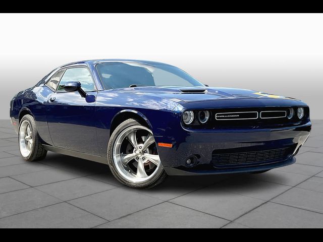 2017 Dodge Challenger SXT Plus