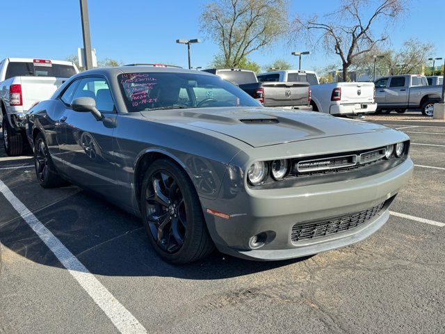 2017 Dodge Challenger SXT Plus