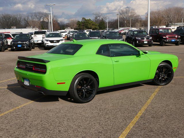 2017 Dodge Challenger SXT Plus