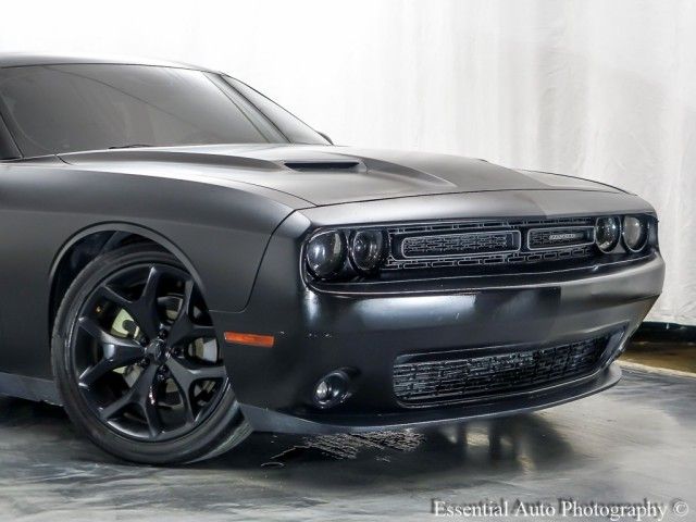 2017 Dodge Challenger SXT Plus