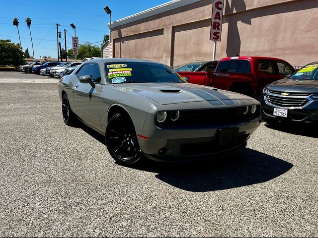 2017 Dodge Challenger SXT Plus