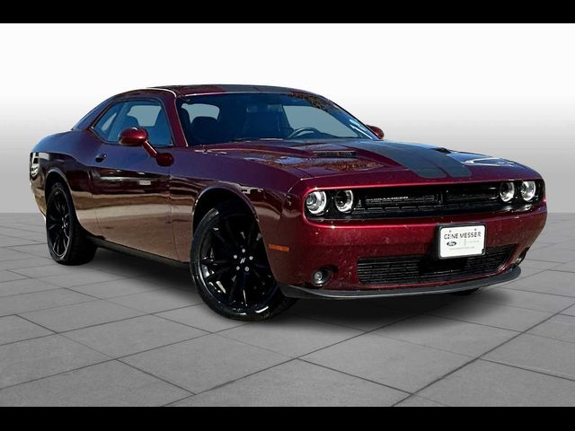 2017 Dodge Challenger SXT Plus