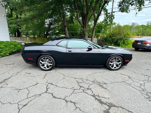 2017 Dodge Challenger SXT Plus