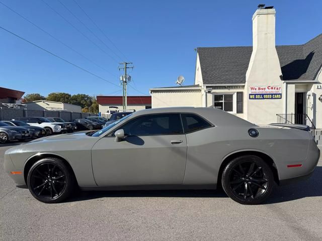 2017 Dodge Challenger SXT Plus