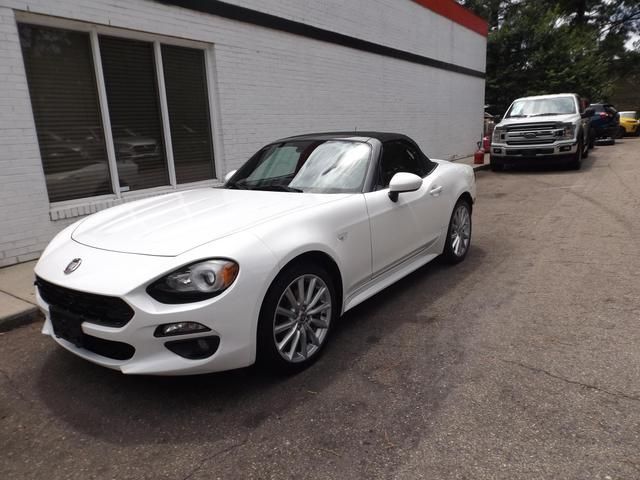 2017 FIAT 124 Spider Lusso