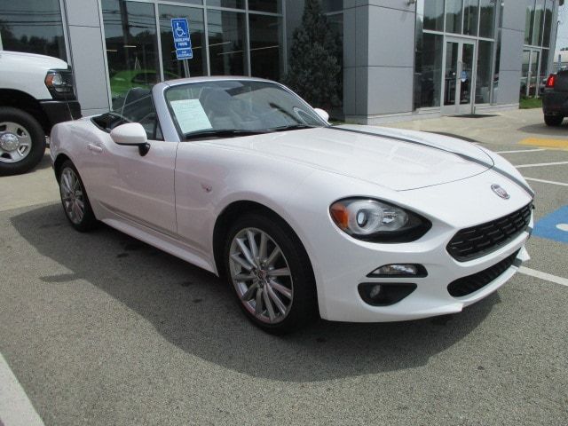 2017 FIAT 124 Spider Lusso