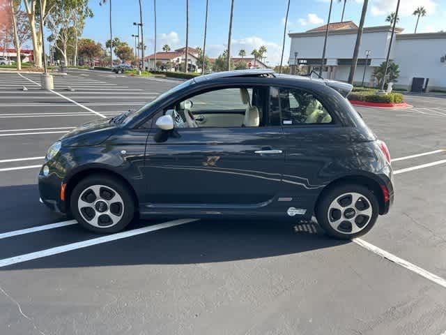 2017 FIAT 500e Base