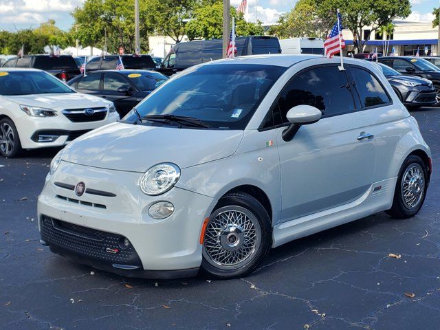 2017 FIAT 500e Base