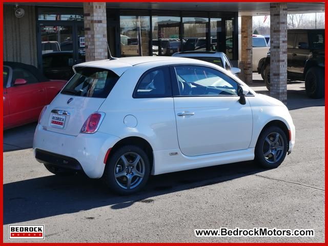 2017 FIAT 500e Base