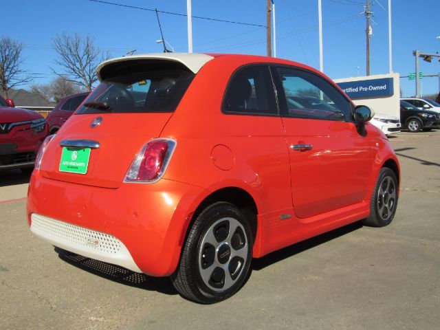 2017 FIAT 500e Base