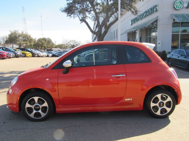 2017 FIAT 500e Base