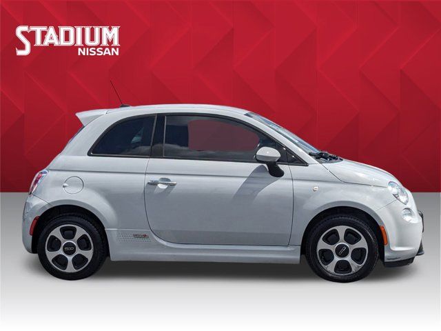 2017 FIAT 500e Base