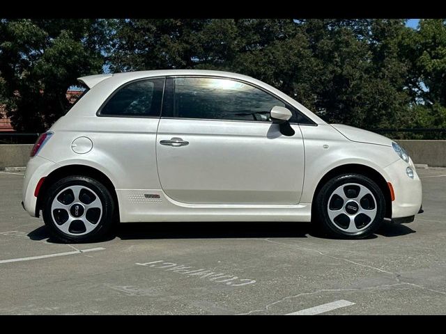 2017 FIAT 500e Base