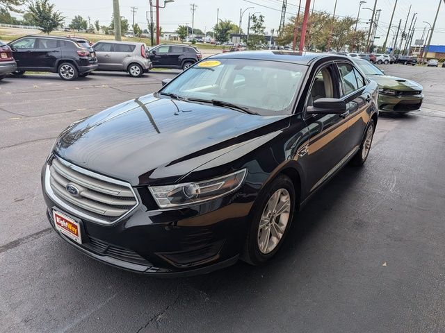 2017 Ford Taurus SE