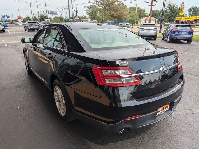 2017 Ford Taurus SE