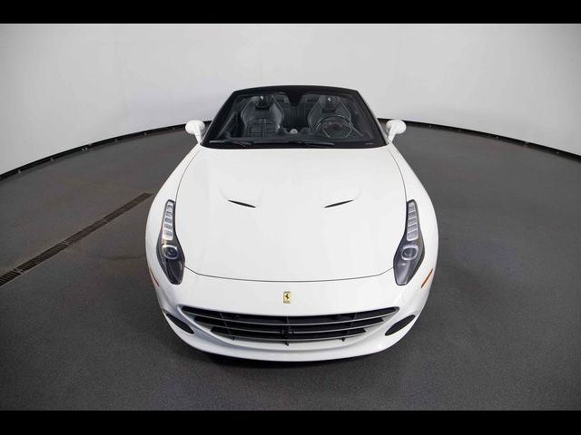 2017 Ferrari California T Base