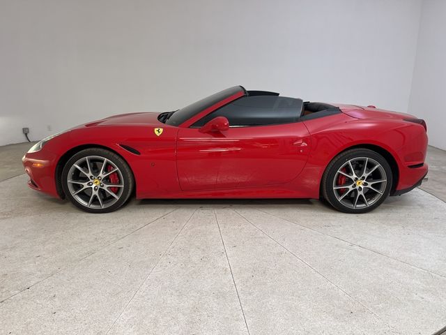 2017 Ferrari California T Base