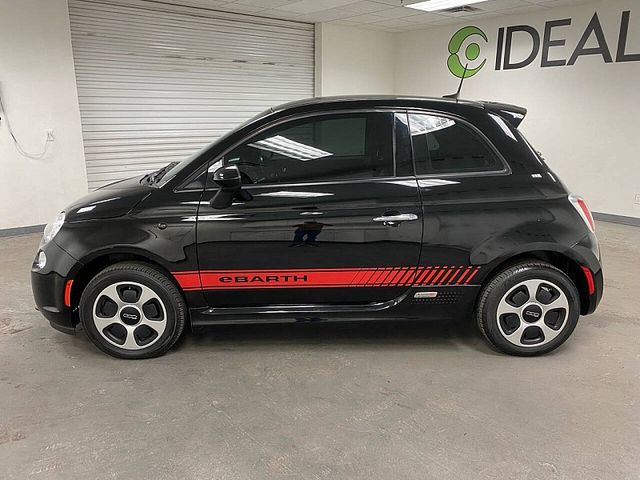 2017 FIAT 500e Base