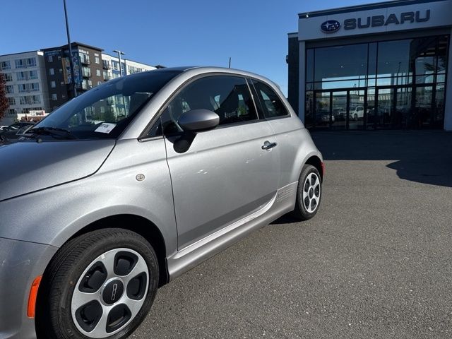2017 FIAT 500e Base
