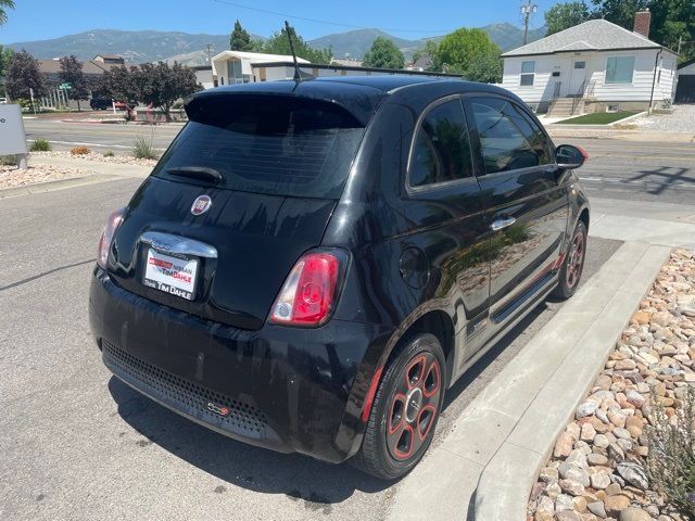 2017 FIAT 500e Base