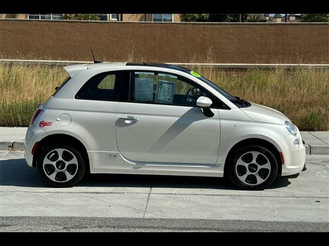 2017 FIAT 500e Base