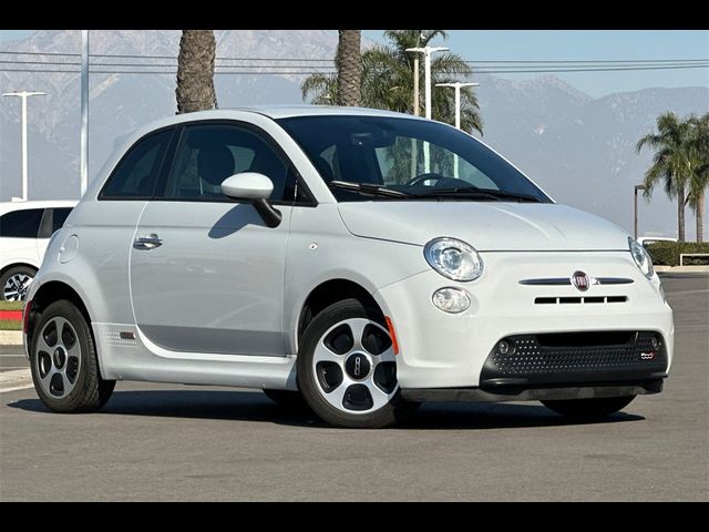 2017 FIAT 500e Base