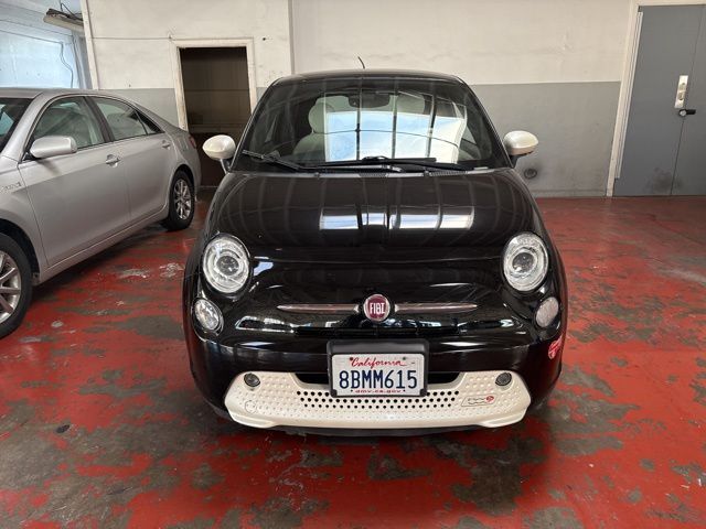 2017 FIAT 500e Base