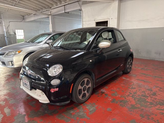 2017 FIAT 500e Base