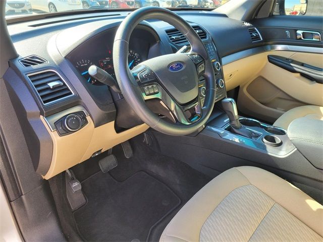 2017 Ford Explorer Base